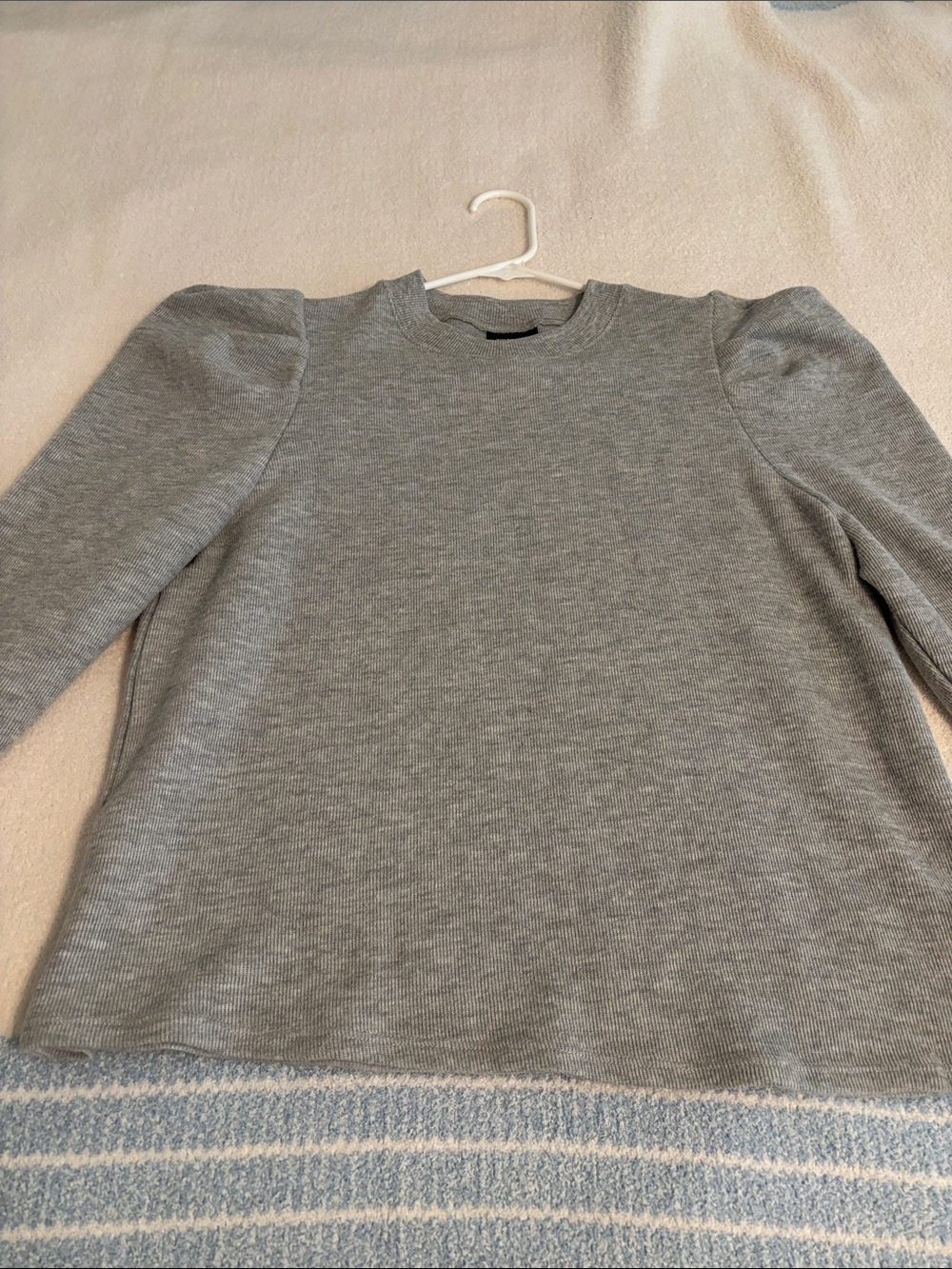 Who What Wear Gray Puff-Sleeve Crewneck Sweater - Picture 3 of 5